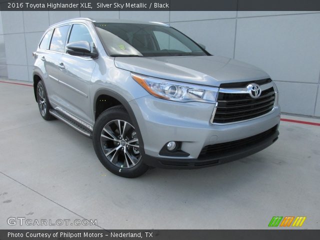 2016 Toyota Highlander XLE in Silver Sky Metallic