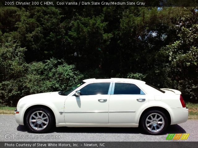 2005 Chrysler 300 C HEMI in Cool Vanilla