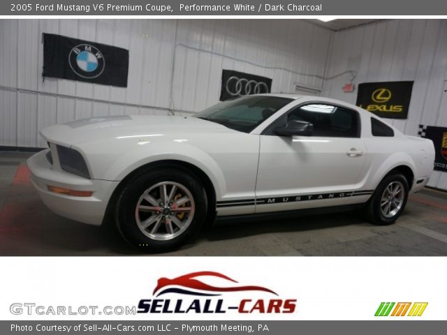 2005 Ford Mustang V6 Premium Coupe in Performance White