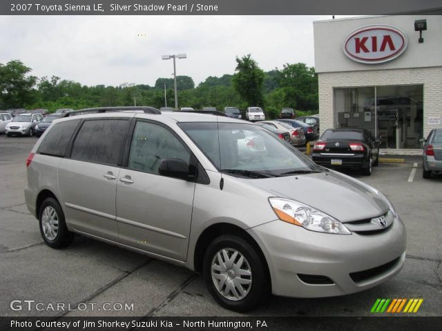 2007 Toyota Sienna LE in Silver Shadow Pearl