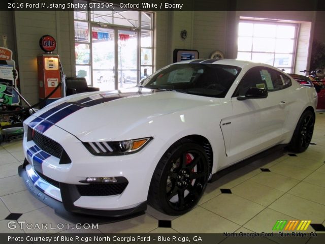 2016 Ford Mustang Shelby GT350R in Oxford White