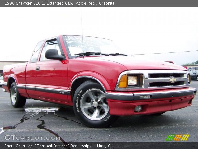 1996 Chevrolet S10 LS Extended Cab in Apple Red