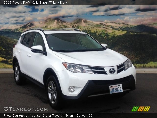 2015 Toyota RAV4 XLE in Super White