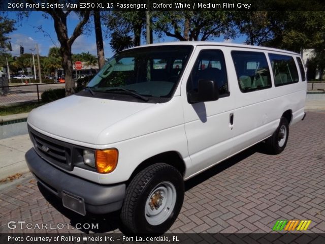 2006 Ford E Series Van E350 XL 15 Passenger in Oxford White