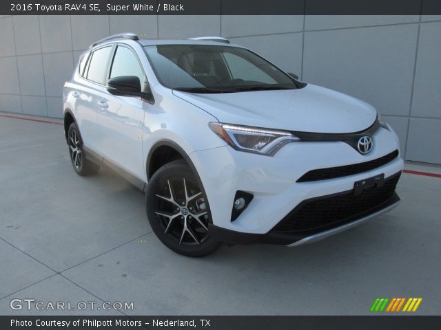 2016 Toyota RAV4 SE in Super White