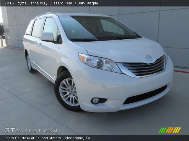 2016 Toyota Sienna XLE in Blizzard Pearl