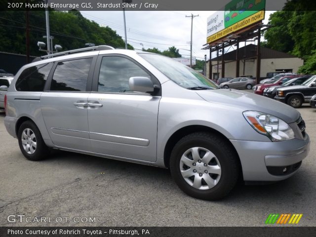 2007 Hyundai Entourage GLS in Stardust Silver