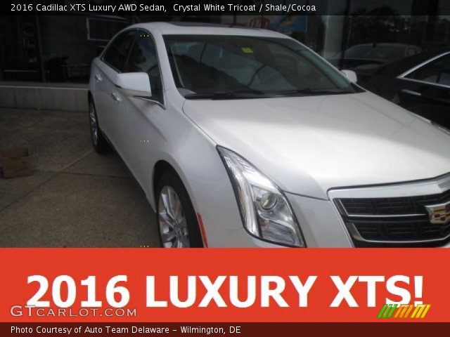 2016 Cadillac XTS Luxury AWD Sedan in Crystal White Tricoat
