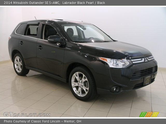 2014 Mitsubishi Outlander SE S-AWC in Labrador Black Pearl