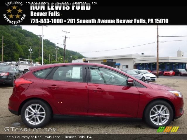 2016 Ford Focus SE Hatch in Ruby Red