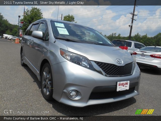 2011 Toyota Sienna SE in Silver Sky Metallic
