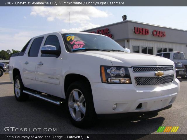 2007 Chevrolet Avalanche LTZ in Summit White