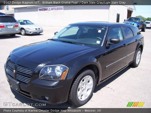 2007 Dodge Magnum SXT in Brilliant Black Crystal Pearl
