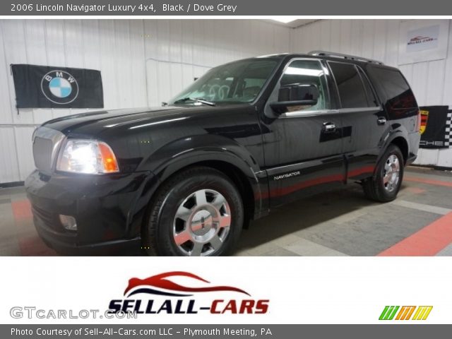2006 Lincoln Navigator Luxury 4x4 in Black