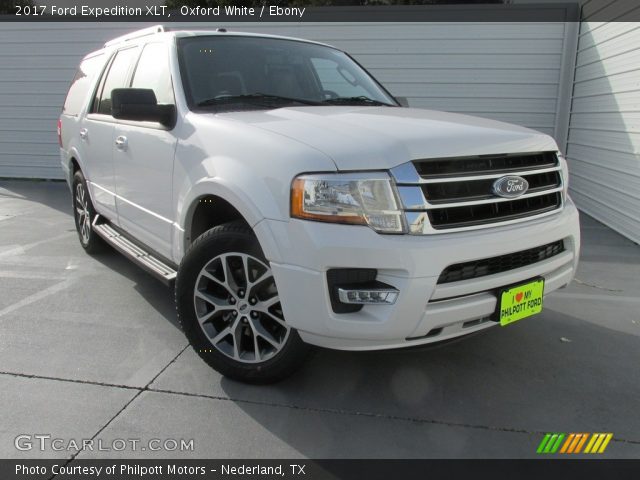 2017 Ford Expedition XLT in Oxford White