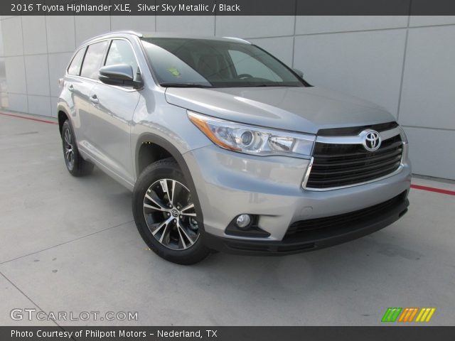 2016 Toyota Highlander XLE in Silver Sky Metallic