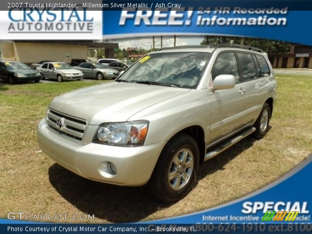 2007 Toyota Highlander  in Millenium Silver Metallic