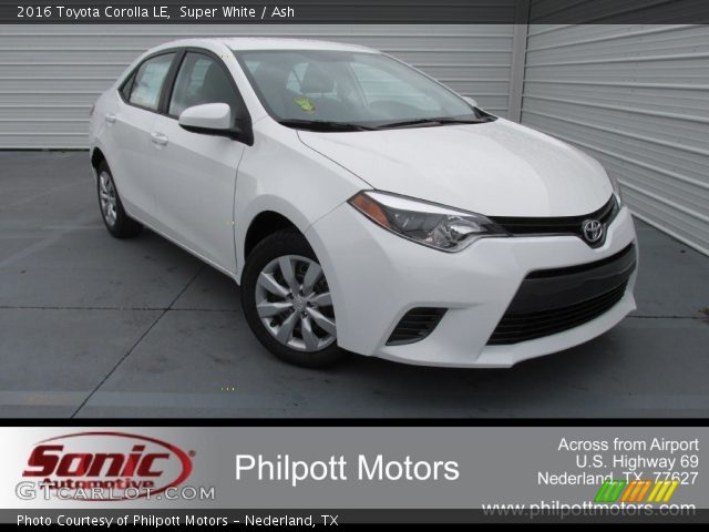 2016 Toyota Corolla LE in Super White