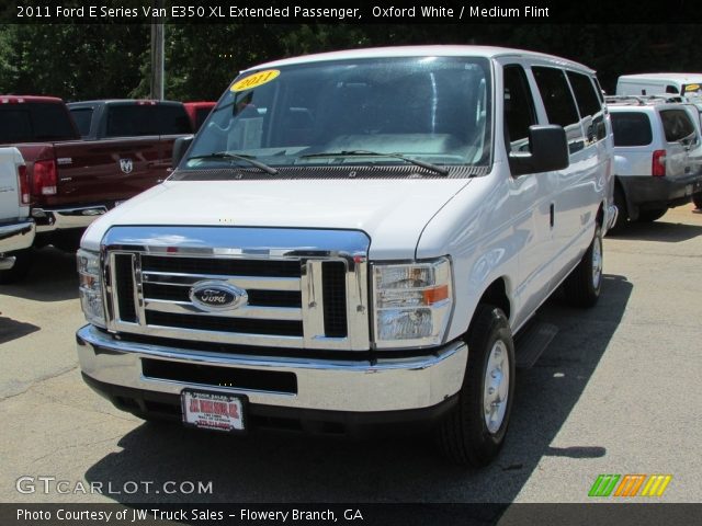 2011 Ford E Series Van E350 XL Extended Passenger in Oxford White