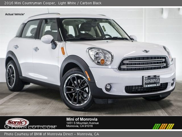 2016 Mini Countryman Cooper in Light White