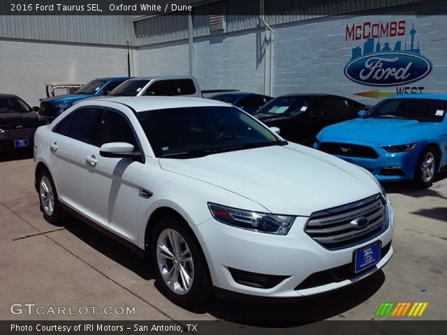 2016 Ford Taurus SEL in Oxford White