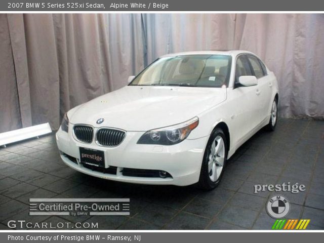 2007 BMW 5 Series 525xi Sedan in Alpine White