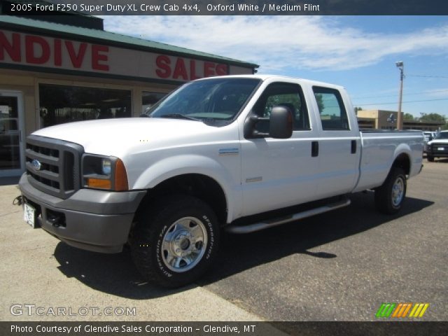 2005 Ford F250 Super Duty XL Crew Cab 4x4 in Oxford White