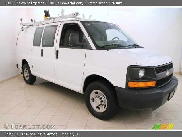 2007 Chevrolet Express 2500 Commercial Van in Summit White