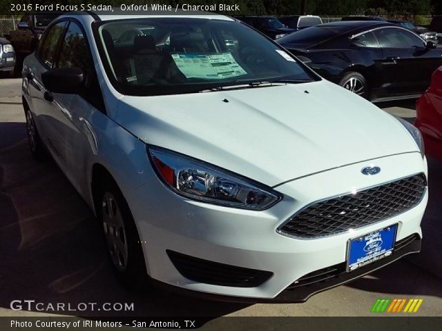 2016 Ford Focus S Sedan in Oxford White