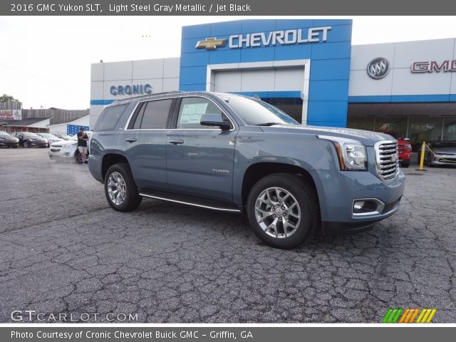 2016 GMC Yukon SLT in Light Steel Gray Metallic