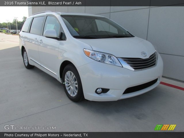 2016 Toyota Sienna XLE in Blizzard Pearl