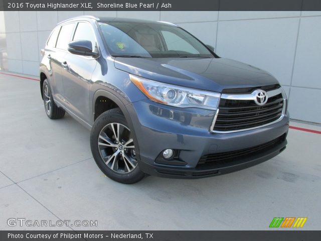 2016 Toyota Highlander XLE in Shoreline Blue Pearl