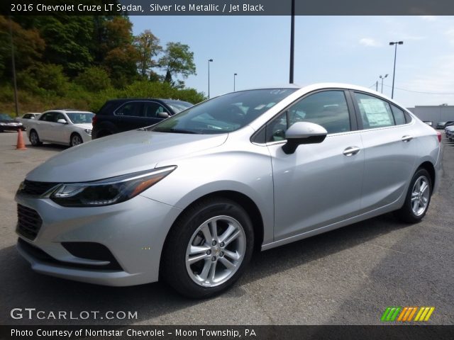 2016 Chevrolet Cruze LT Sedan in Silver Ice Metallic