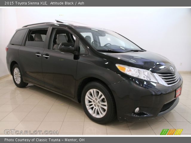 2015 Toyota Sienna XLE in Attitude Black