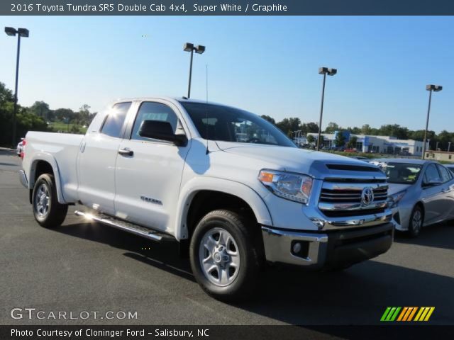 2016 Toyota Tundra SR5 Double Cab 4x4 in Super White