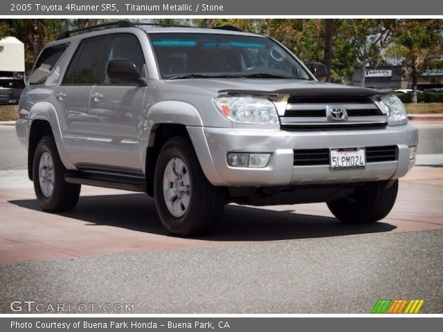 2005 Toyota 4Runner SR5 in Titanium Metallic