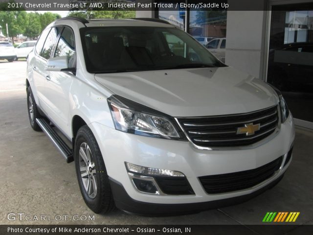 2017 Chevrolet Traverse LT AWD in Iridescent Pearl Tricoat