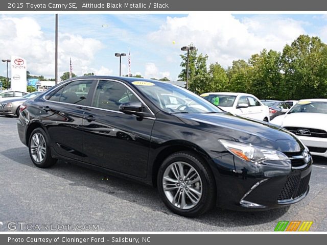 2015 Toyota Camry SE in Attitude Black Metallic