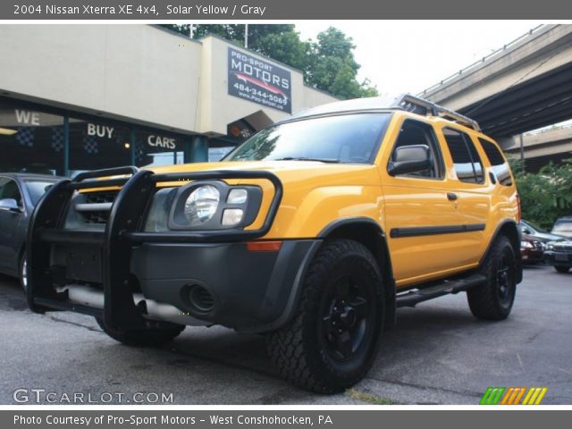 2004 Nissan Xterra XE 4x4 in Solar Yellow