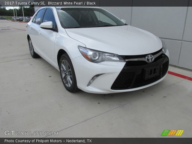 2017 Toyota Camry SE in Blizzard White Pearl