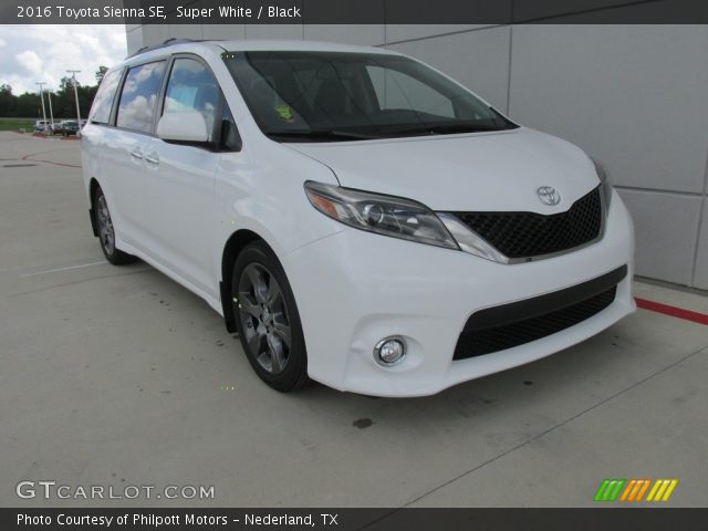 2016 Toyota Sienna SE in Super White