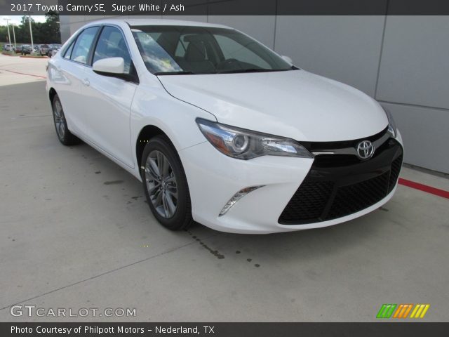 2017 Toyota Camry SE in Super White