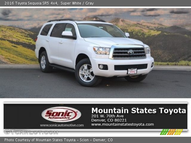 2016 Toyota Sequoia SR5 4x4 in Super White