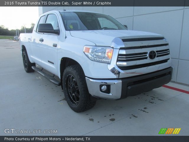 2016 Toyota Tundra TSS Double Cab in Super White