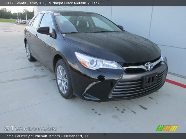 2017 Toyota Camry XLE in Midnight Black Metallic