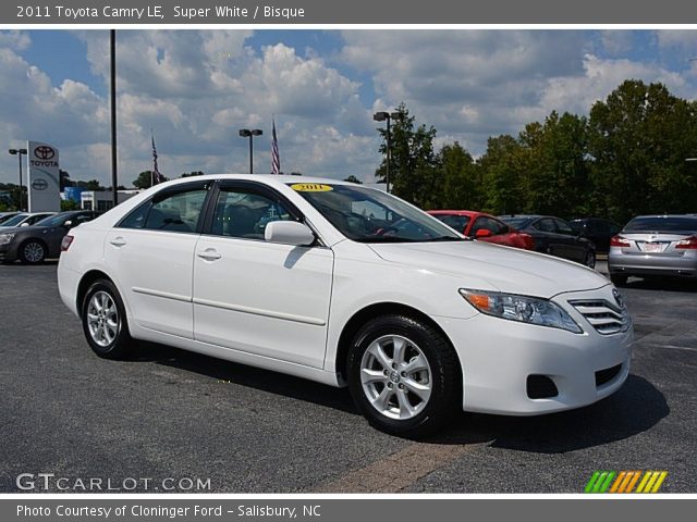 2011 Toyota Camry LE in Super White