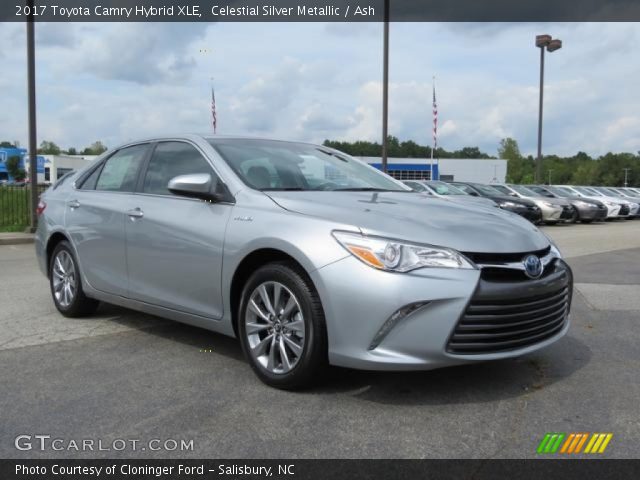2017 Toyota Camry Hybrid XLE in Celestial Silver Metallic