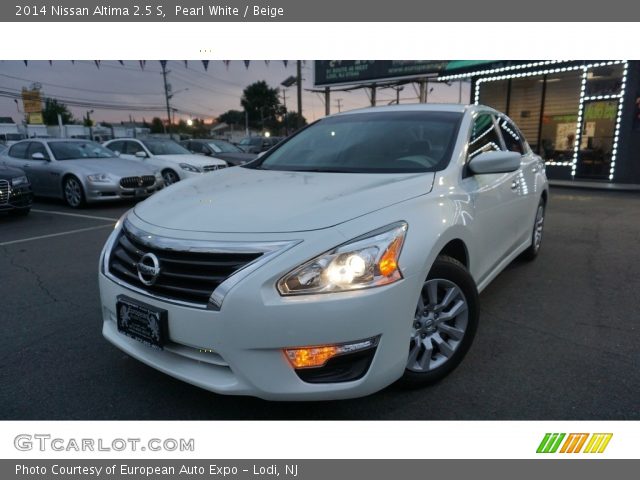 2014 Nissan Altima 2.5 S in Pearl White