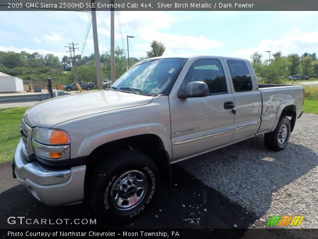 2005 GMC Sierra 2500HD SLE Extended Cab 4x4 in Silver Birch Metallic