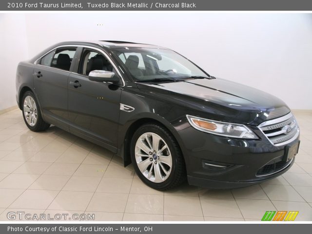 2010 Ford Taurus Limited in Tuxedo Black Metallic